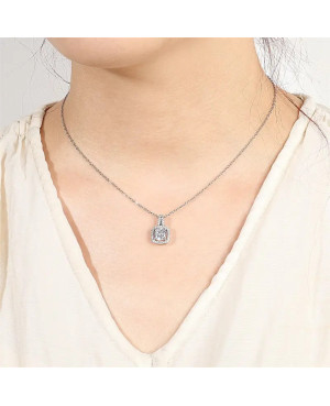 Collier "Éclat d'Étoile" en Cuivre avec Pendentif en Zircon Cubique - Élégance Géométrique